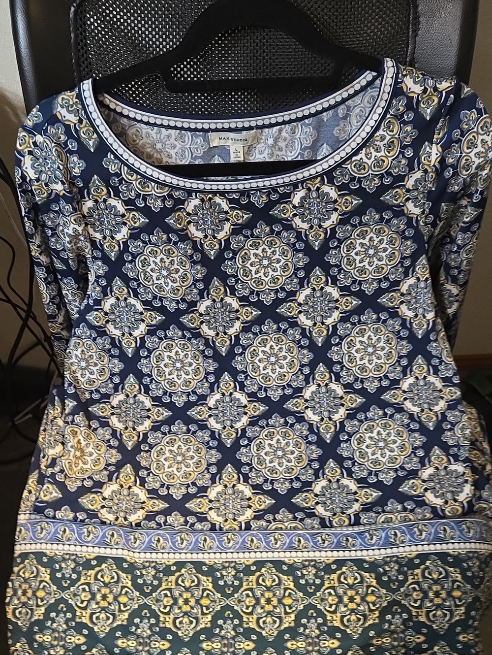 Max Studio Navy Blue Patterned Long Sleeve Scoop Neck Top